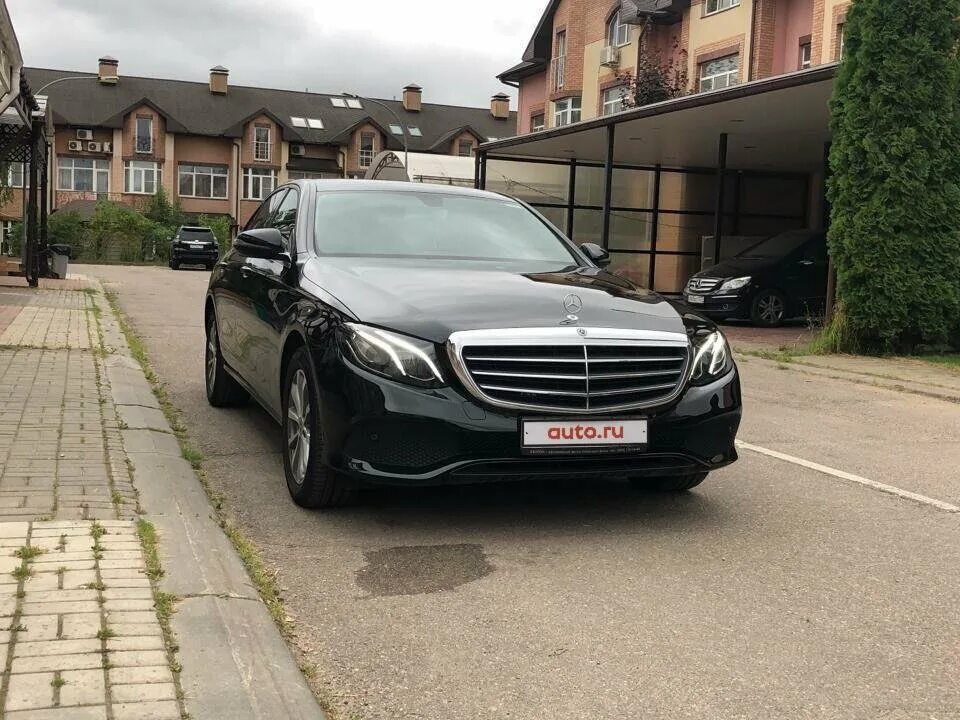 Mercedes c207 мониторы. Мерседес 9 литровый. Мерседес-бенц e 200 2019. Мерседес е200 2014. Mercedes benz c-class 250 bluetec.