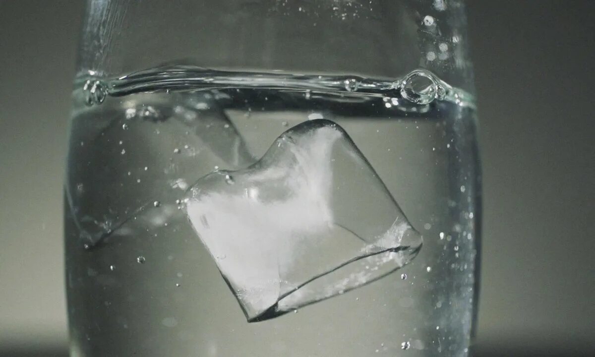 Вода со льдом. Husky (20) 30 мл double ice salt. Сосуд для льда. Eclipse ледяной эвкалипт. Какой на вкус лед.