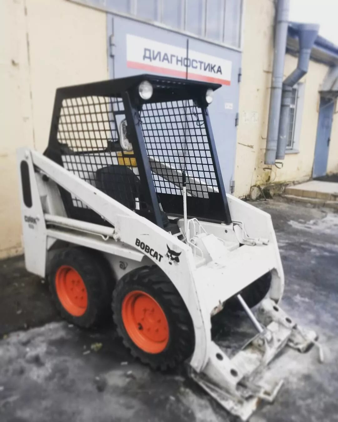 Бобкэт. Бобкэт погрузчик. Вилочный погрузчик Бобкэт. Bobcat evacuator. Ремонт bobcat