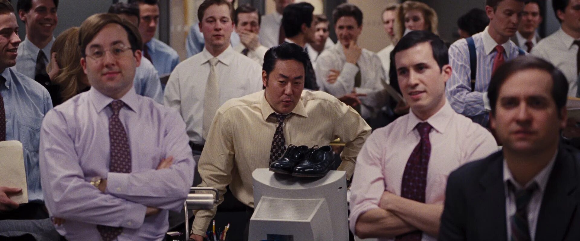 Зубарев волк с уолл стрит стрим. Зубарев волк с уолл стрит стрим. Волк с уолл стрит стретен окманд. Волк с уолл стрит ханна. Волк с уолл-стрит танец ди каприо.