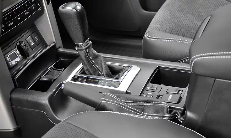 Toyota land cruiser prado 150 подвеска. Ленд крузер 150 снизу. Рама тойота ленд крузер 100. Передняя подвеска киа мохав. Toyota land cruiser 200 вид снизу.