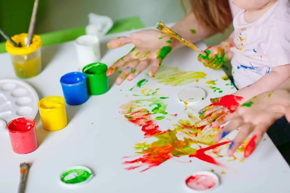 Painting играть. Краски для детей. Рисование пальчиковыми красками. Рисование красками в детском. Рисование дошколята красками.