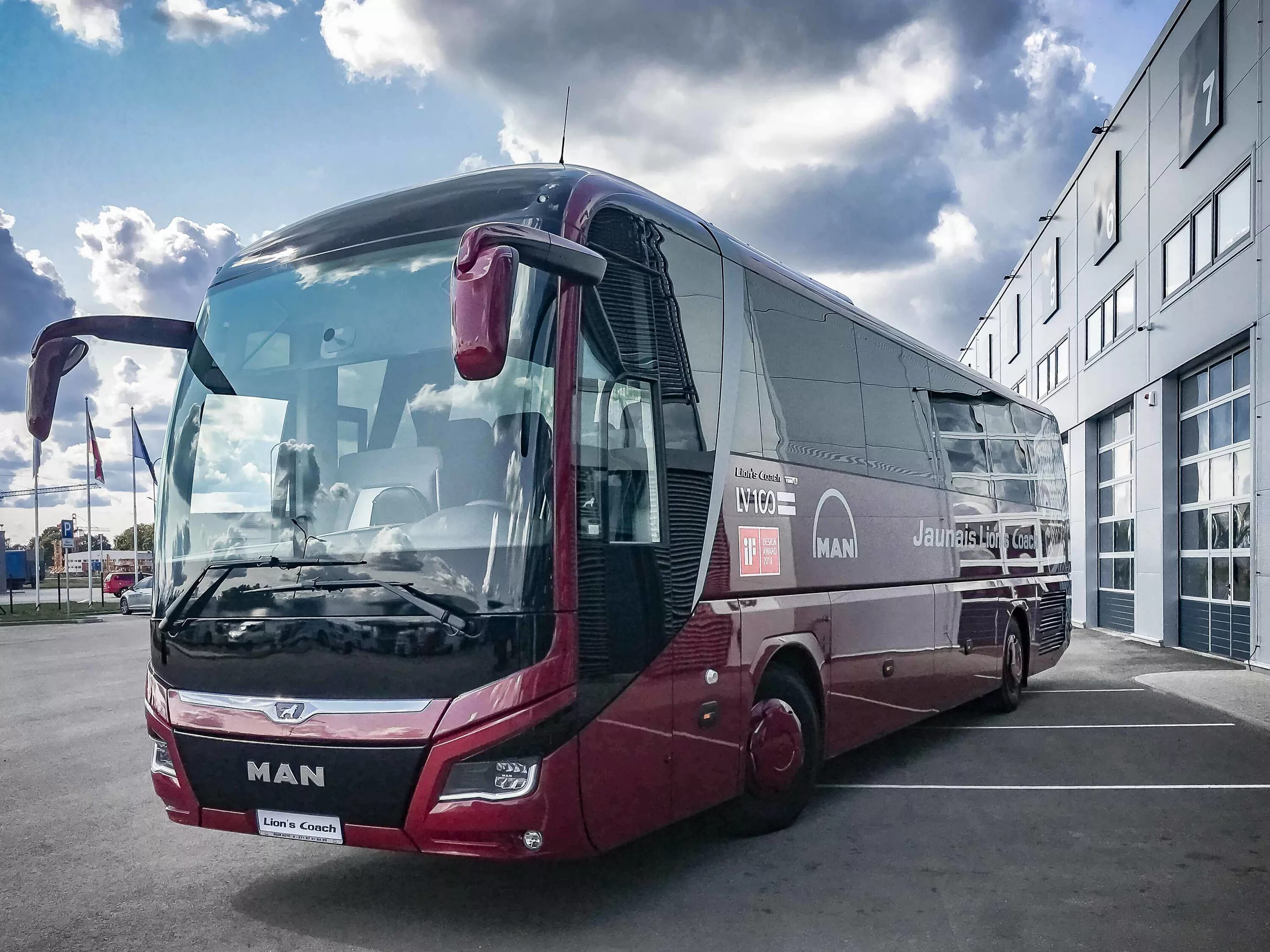 Туристический автобус 2024. Автобус man Lion's coach. Ман Лион коуч. Ман Лион коуч 2018. Автобус ман Лион туристический.