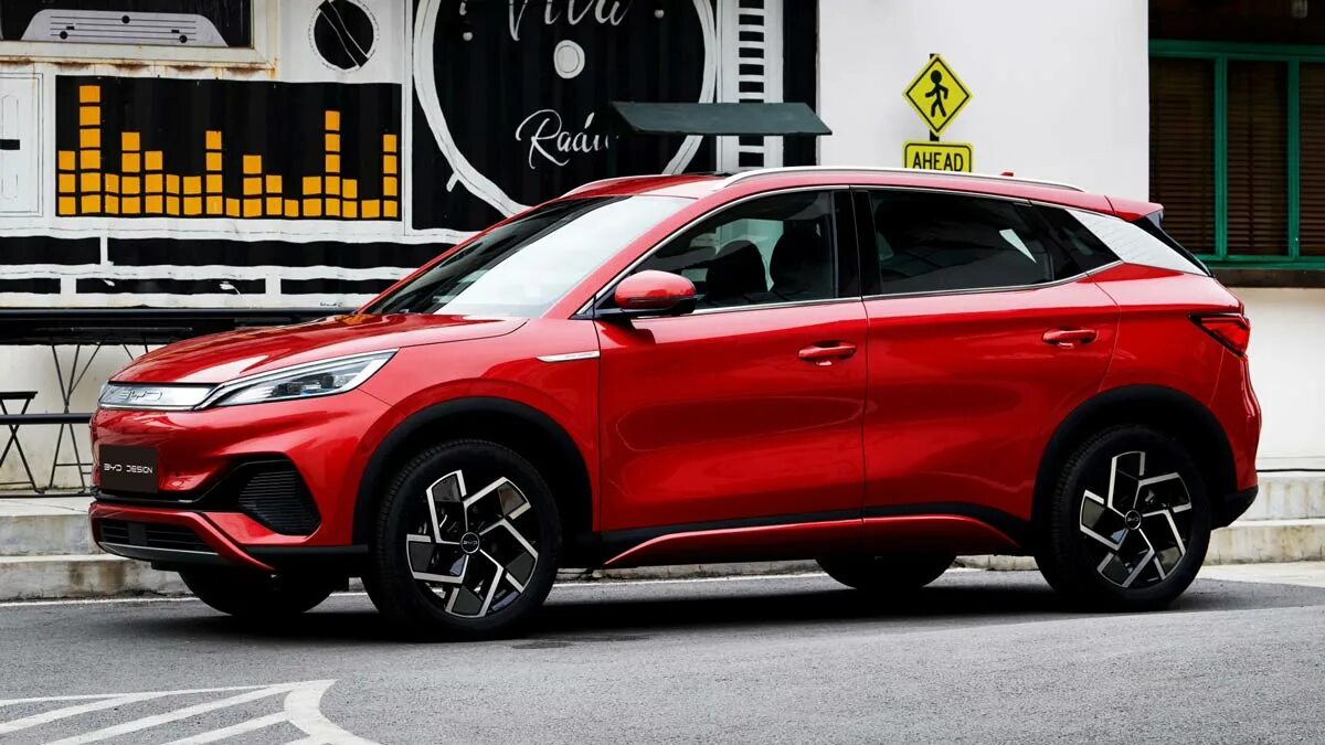 Byd atto. Byd кроссовер 2023. Китайский электромобиль byd han. Byd yuan. Byd yuan pro 2022.