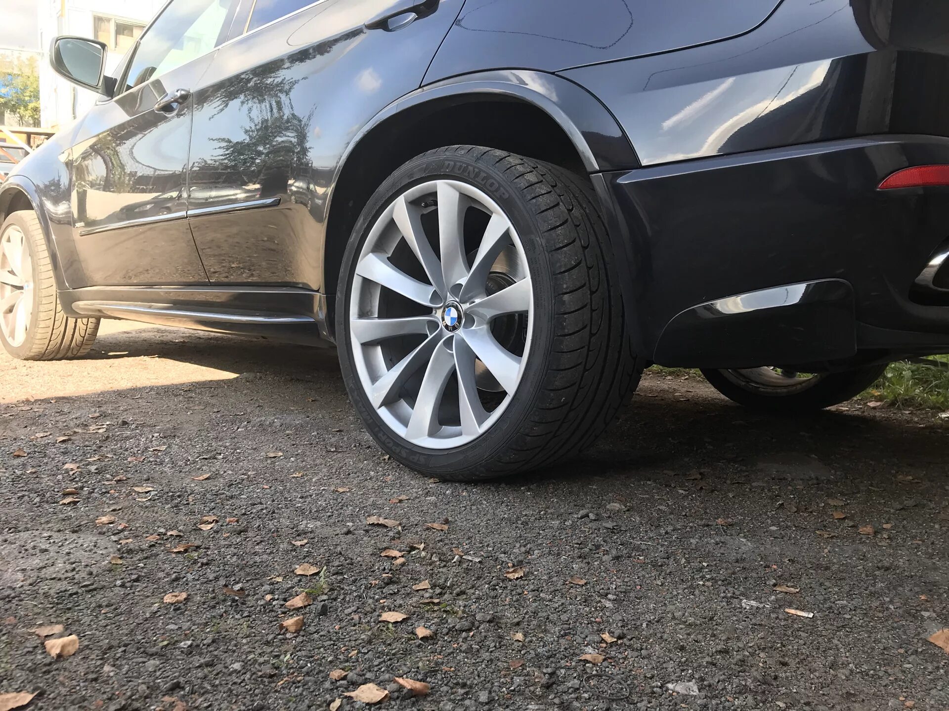 Диски бмв х5 r20 разноширокие. Шины 275/40/21 315/35/21 на бмв х5 ф15. Bmw x5 227 стиль r20. 8v1 jx20eh2+ диски. Колеса х5 300 стиль.