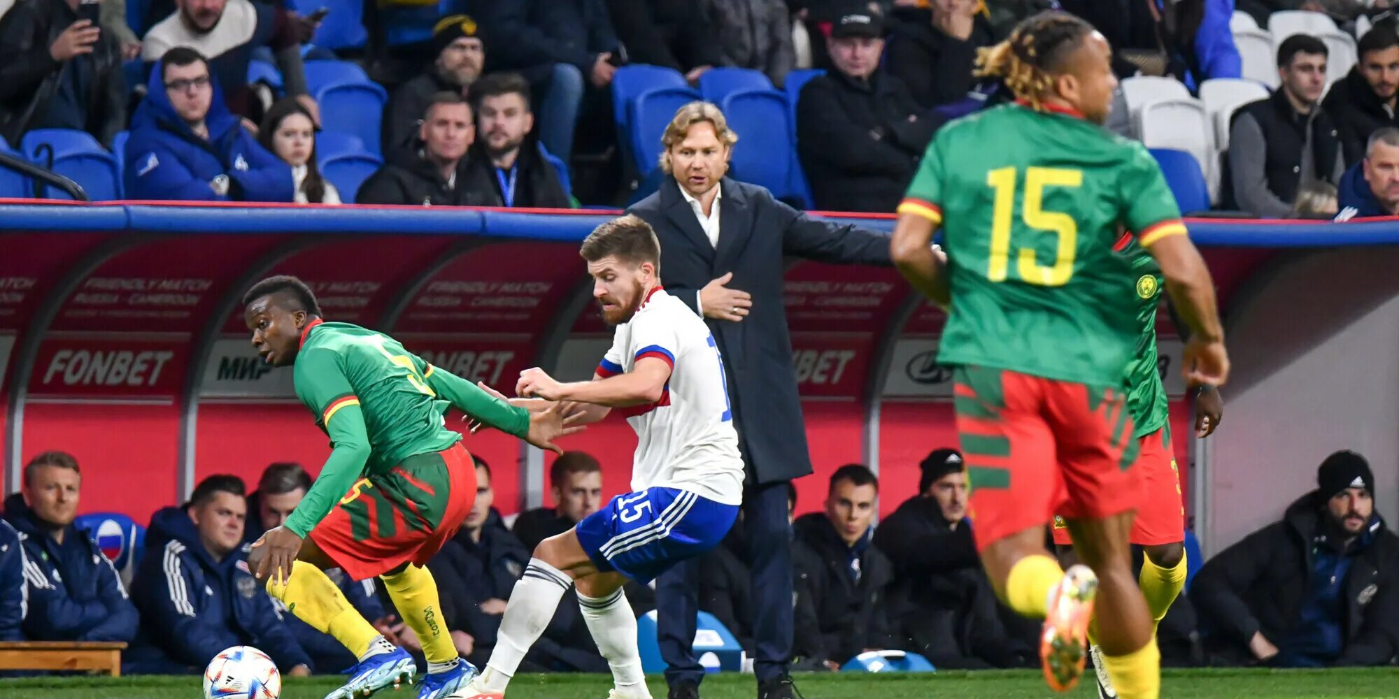 Футболисты из азии. Посредник между футболистом и клубом. Подмосковные футбольные матчи. Азиатские футболисты. Посредник между футболистом и клубом.