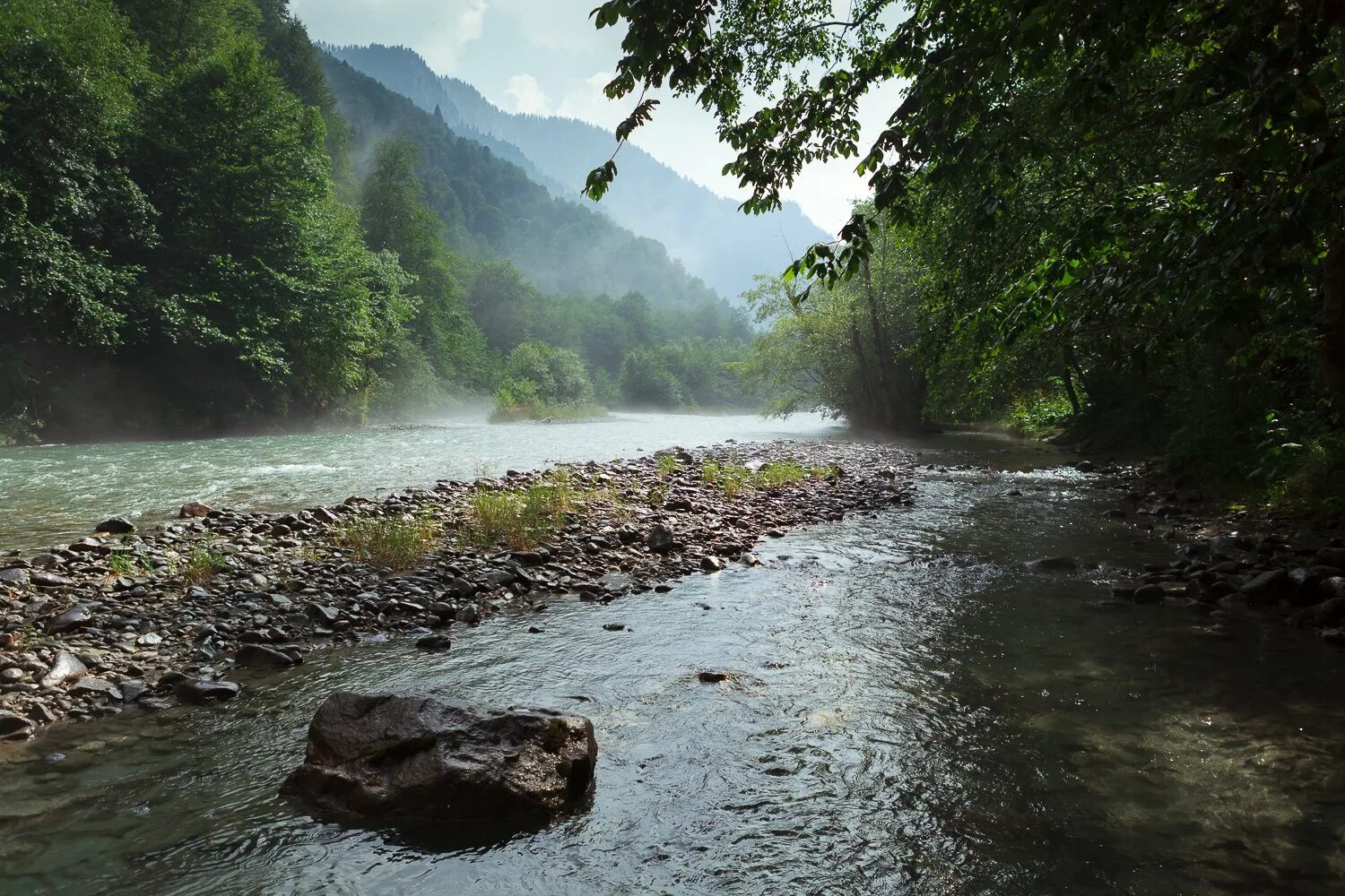 Горный лабы. Горная река Лаба Краснодарский край. Большая Лаба река в Краснодарском крае. Река Мзымта кавказский заповедник. Река Зеленчук Архыз.