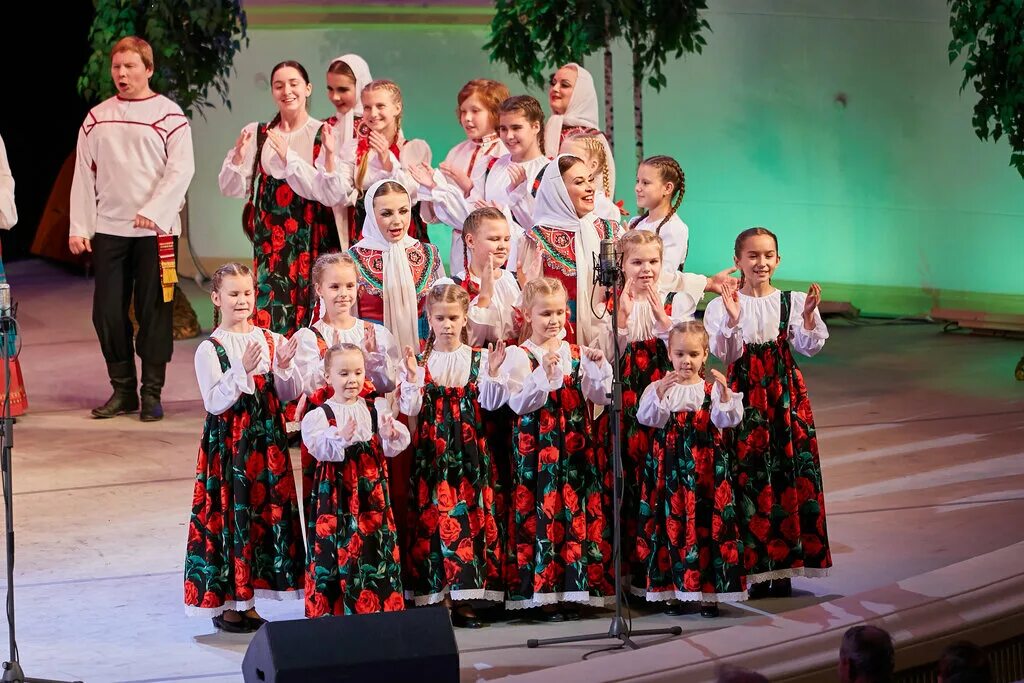 Вокально хореографический. Пермякова хор Пятницкого.