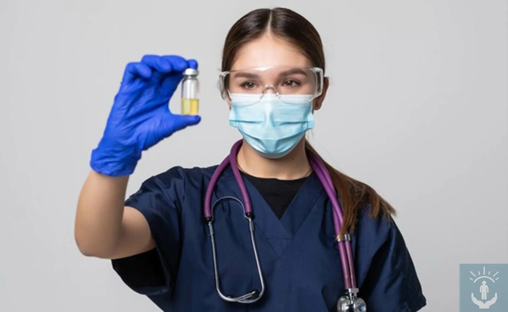 Вакцина испытана. Девушка врач в маске. Испытание вакцины. Шприц против оспы. Аватарки для лаборантов.