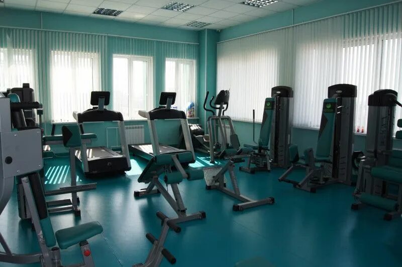 Фитнес тренер. Семинар фитнес. Инструктор тренажерного зала. Персональные тренировки в тренажерном зале. Занятия на тренажерах.