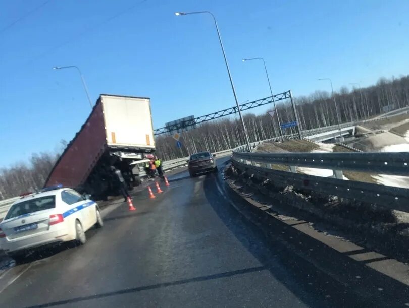 Дтп м 11 сегодня в новгородской. Дтп м 11 сегодня в новгородской. Авария на м11 в новгородской области сегодня. Трасса м11. Авария на м11 в новгородской.