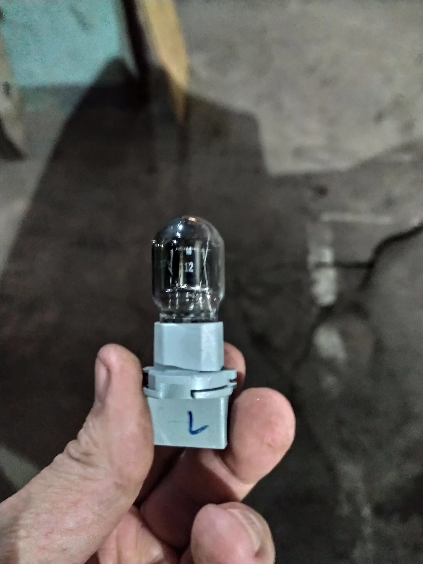 Цоколь мазда 3 бк. Лампы в противотуманные фары мазда 3 bk h11. Патрон лампы фары мазда 3 бк. Цоколь мазда 3 бк. Цоколь мазда 3 бк.