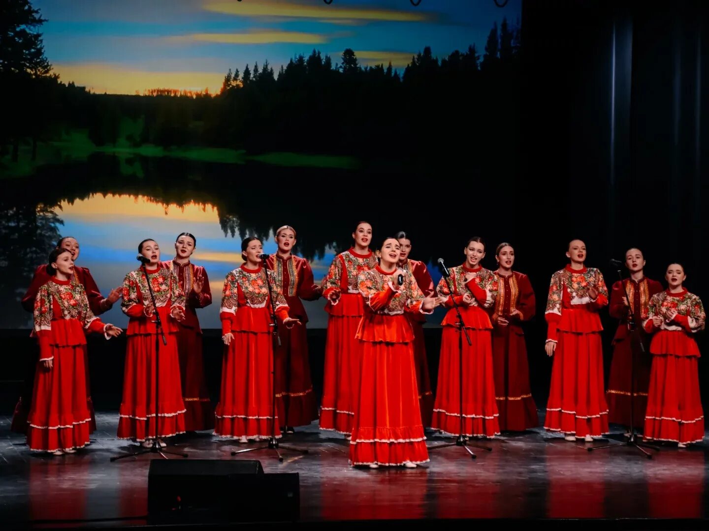 Всероссийская битва хоров. Купава ансамбль. Народных хор Курской области. Город хор в России. Всероссийский конкурс «битва хоров!».