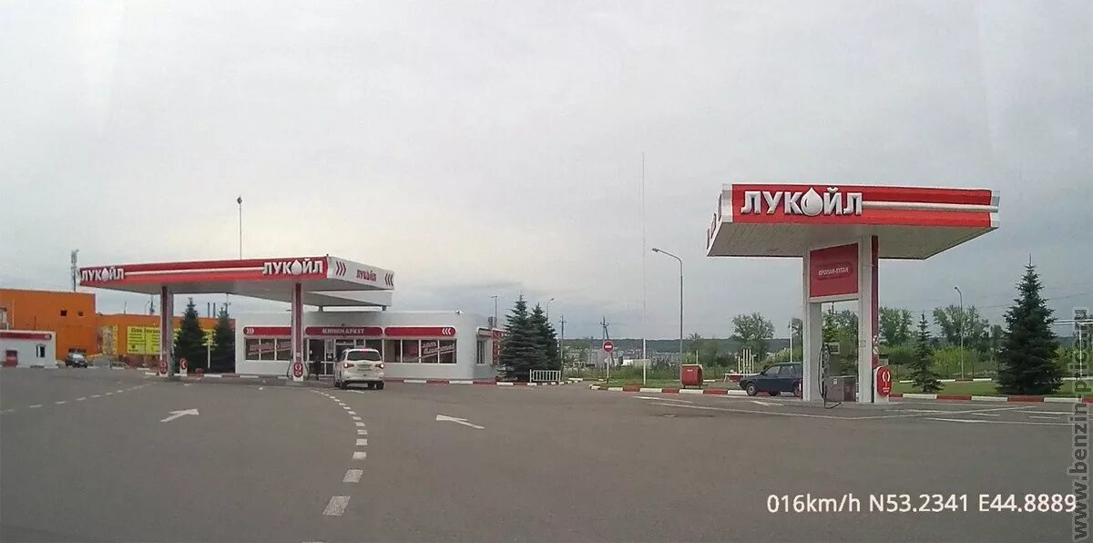 Магазин мега Пенза м5 Пенза. Лукойл Пенза. Заправка Лукойл Пенза. АЗС Лукойл на трассе (г Кузнецк). Заправки м5