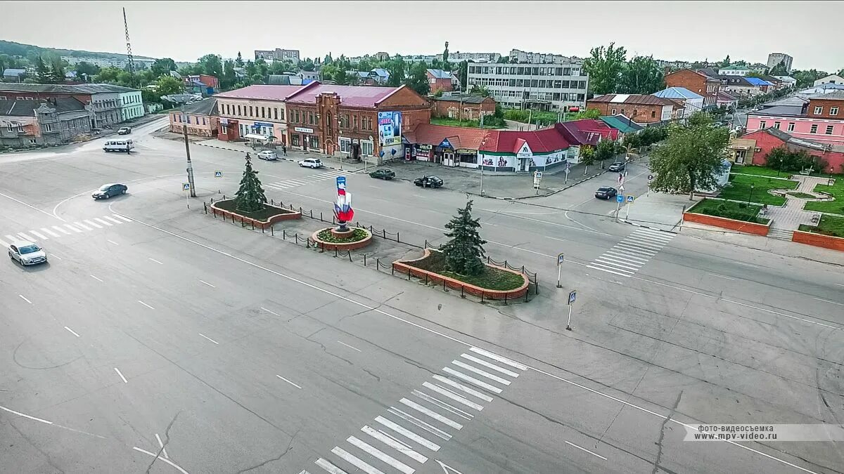 Сайт ефремова тульской. Площадь города Ефремов Тульской области. Город Ефремов Тульской области новая площадь. Сквер город Ефремов. Площадь Ефремова Тульской области.