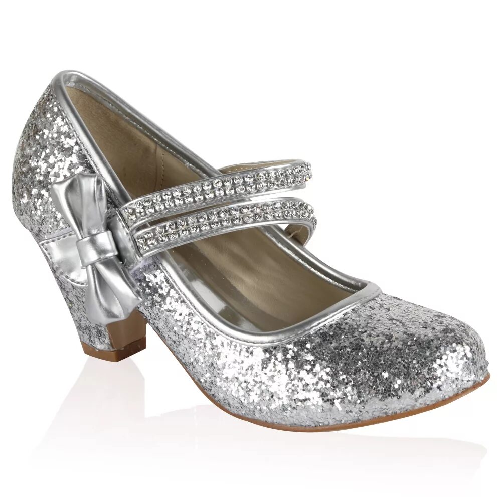 Серебряный башмачок спиридона. Антиквариат серебряная туфля. Серебряные сапоги. Волшебные серебряные туфельки. Серебряные башмачки сказочные.