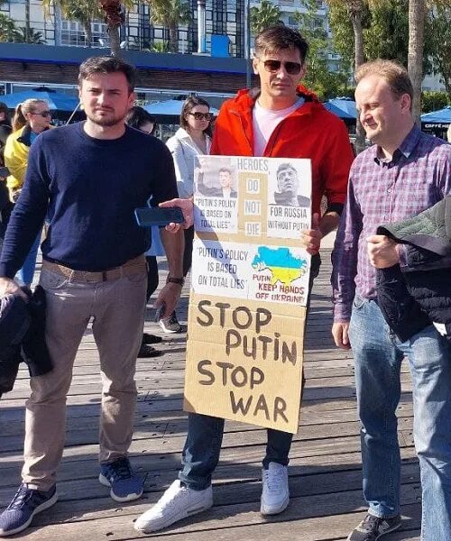 антивоенные протесты в москве 2022. митинг февраля 2022 новосибирск. акция 27 февраля. скидки на одежду 4 февраля 2023. час земли акция 2021.