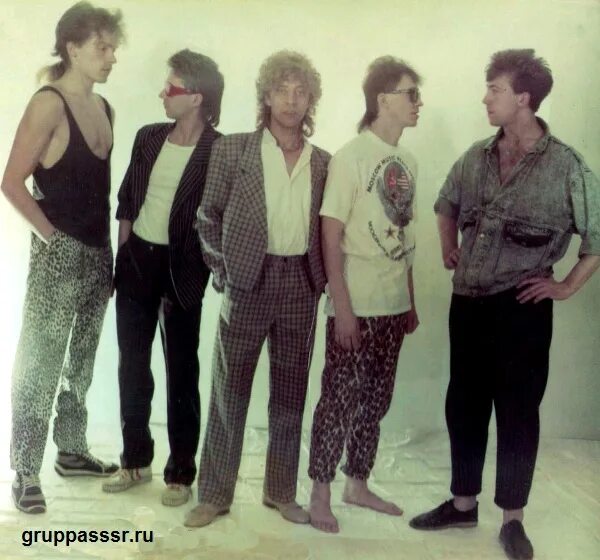 Группа ссср москва. Рок-группы 80-х СССР. Италия группа 80г. Группа из 80х Atom. Советские группы 80-х.