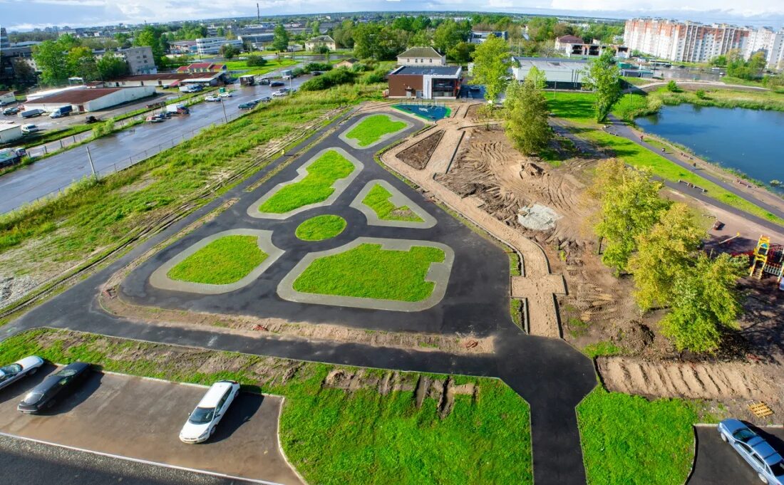 Парки великого новгорода сайт. Парк Луговой Новгород. Парк Луговой в Великом Новгороде. Великий Новгород парк Луговой парк Луговой. Парк юности Великий Новгород.