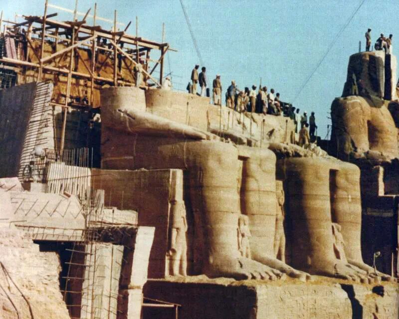 Постройки египта карнак. Луксорский храм египет. Храм мут карнак. Луксор храм амона. Храм в карнаке египет.