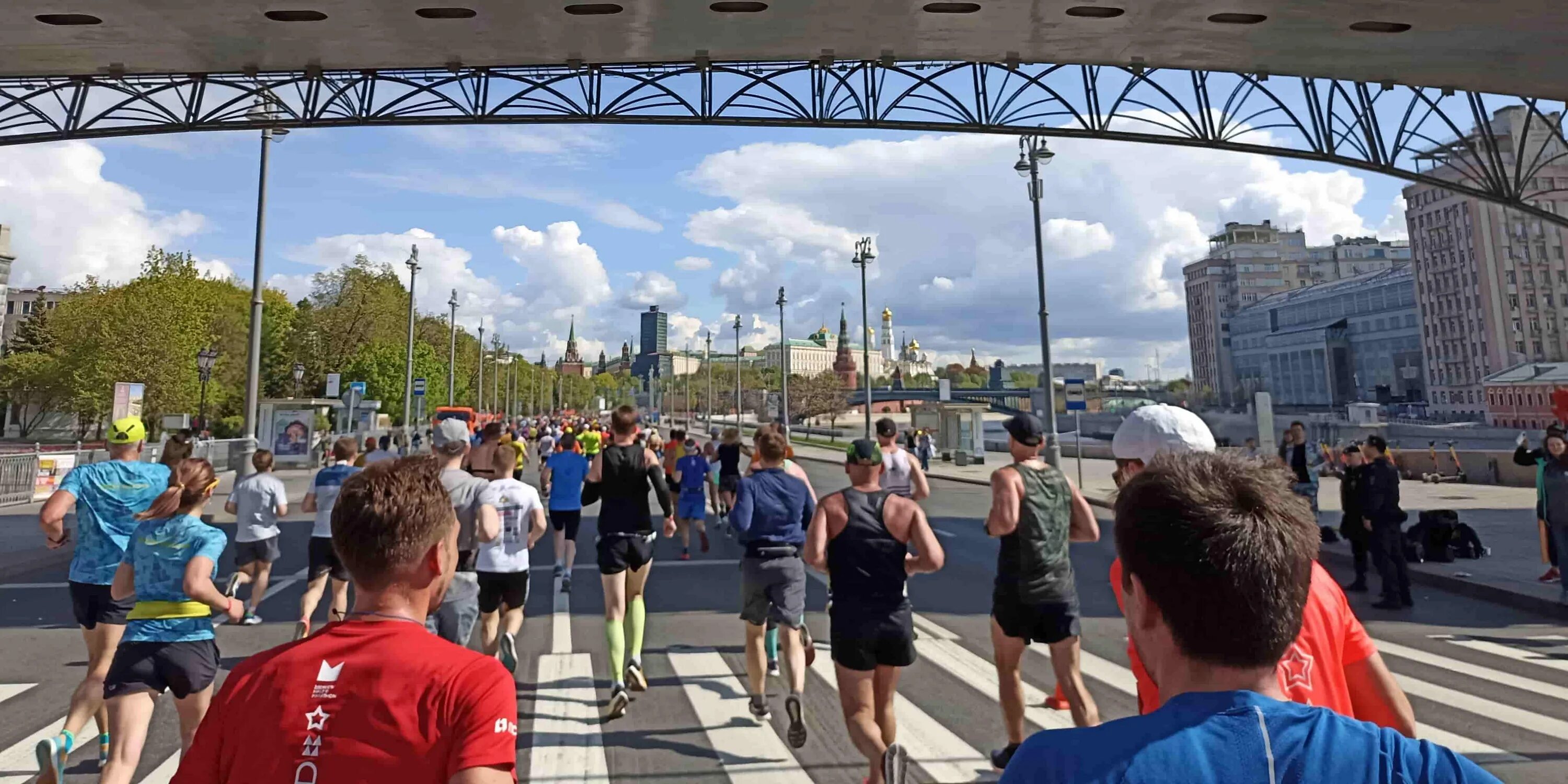 Забег маршрут москва. Московский марафон 2025. московский полумарафон трасса. московский полумарафон маршрут. забег москва маршрут.