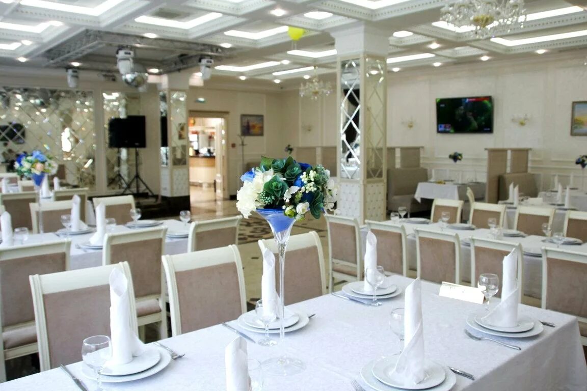 Кафе заря на лескова. Кафе заря петровка. Кафе заря красноярск. Банкетный зал заря бибирево. Кафе заря на лескова.