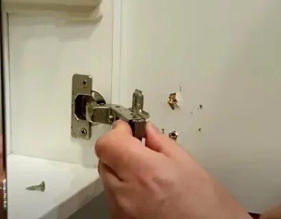 Ремонт петли двери шкафа дсп
