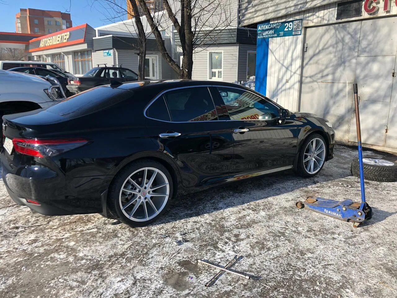 R20 Rays Versus Stratagia Diavola на месте + Toyo PXC1S - Toyota Camry (XV70), 3