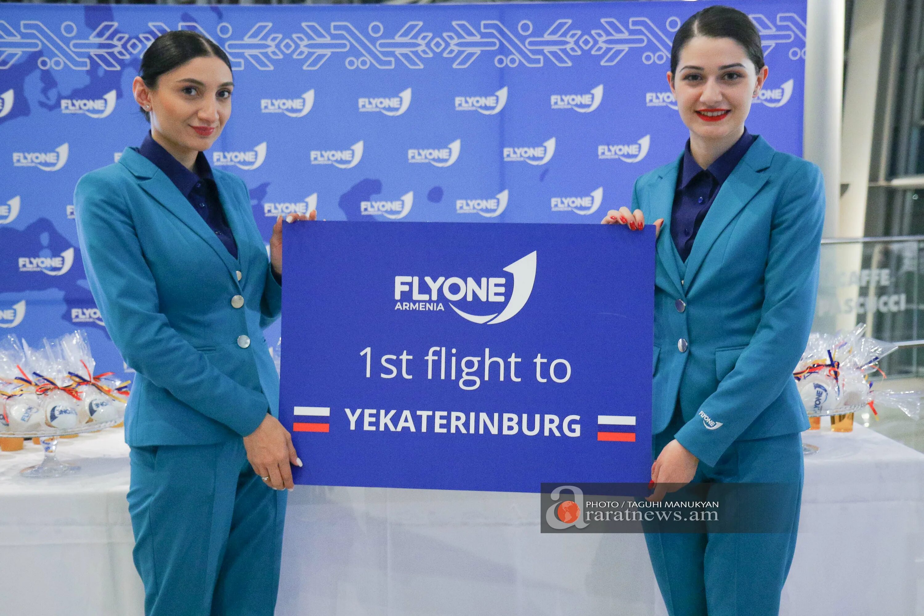 Самолеты флай ван. Fly one armenia. Flyone armenia салон. Авиакомпания fly one armenia. Flyone armenia салон.