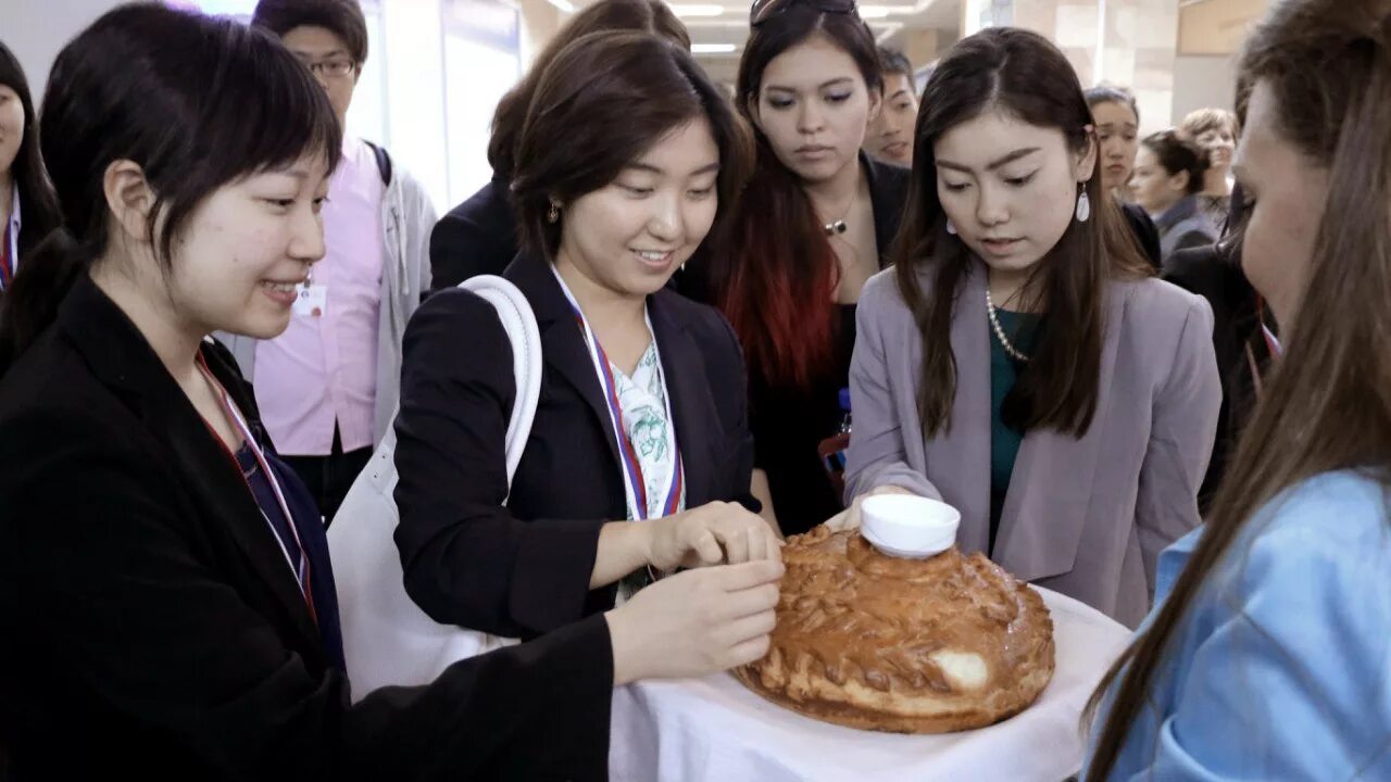 Япония люди. Японцы форум. Хина мацури в японии. Русские в японии. Японские форумы.