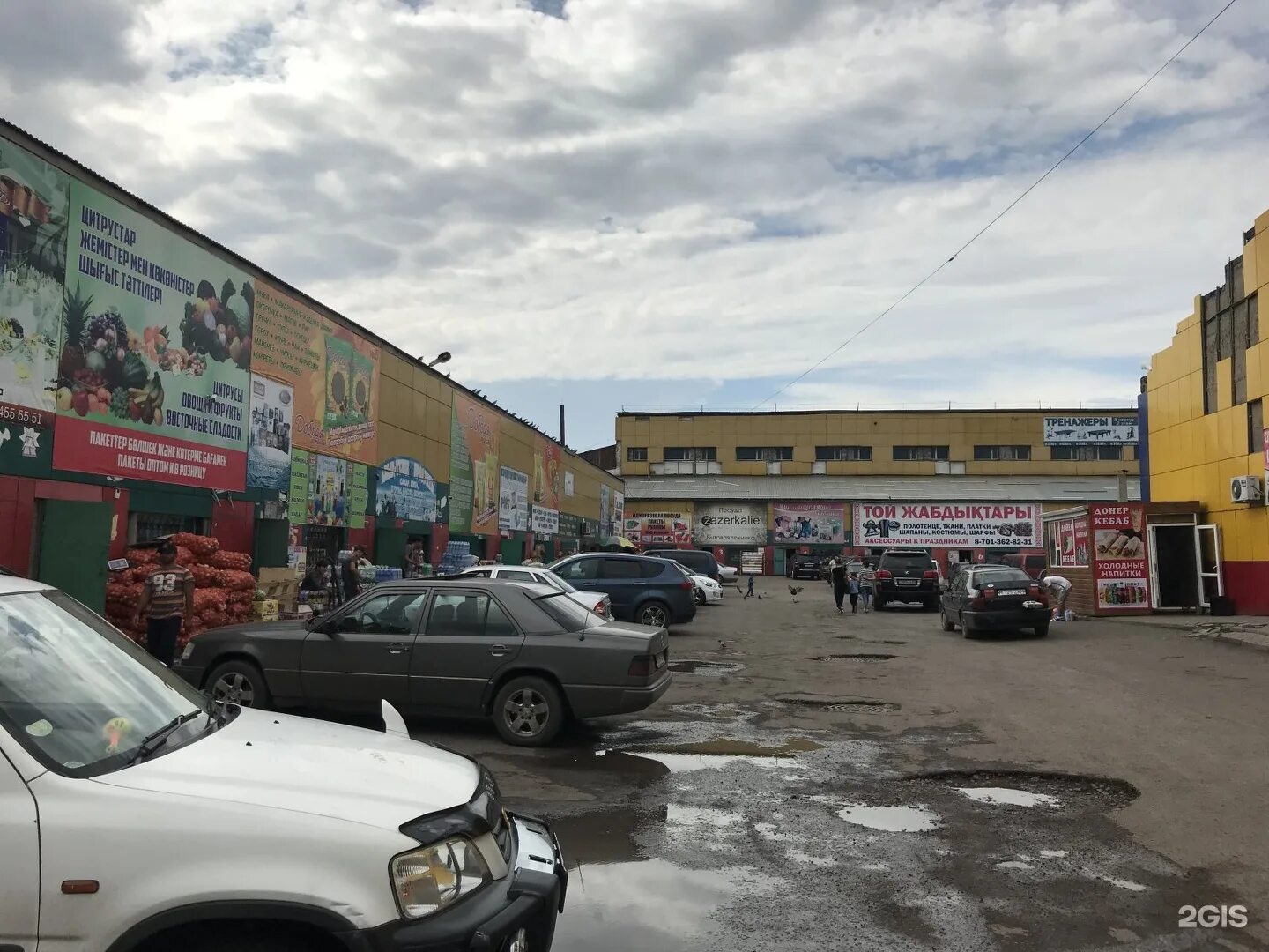 Караганда рынок. Караганда рынок. Рынок караганда. Михайловский рынок оренбург. Рынки в балхаше.