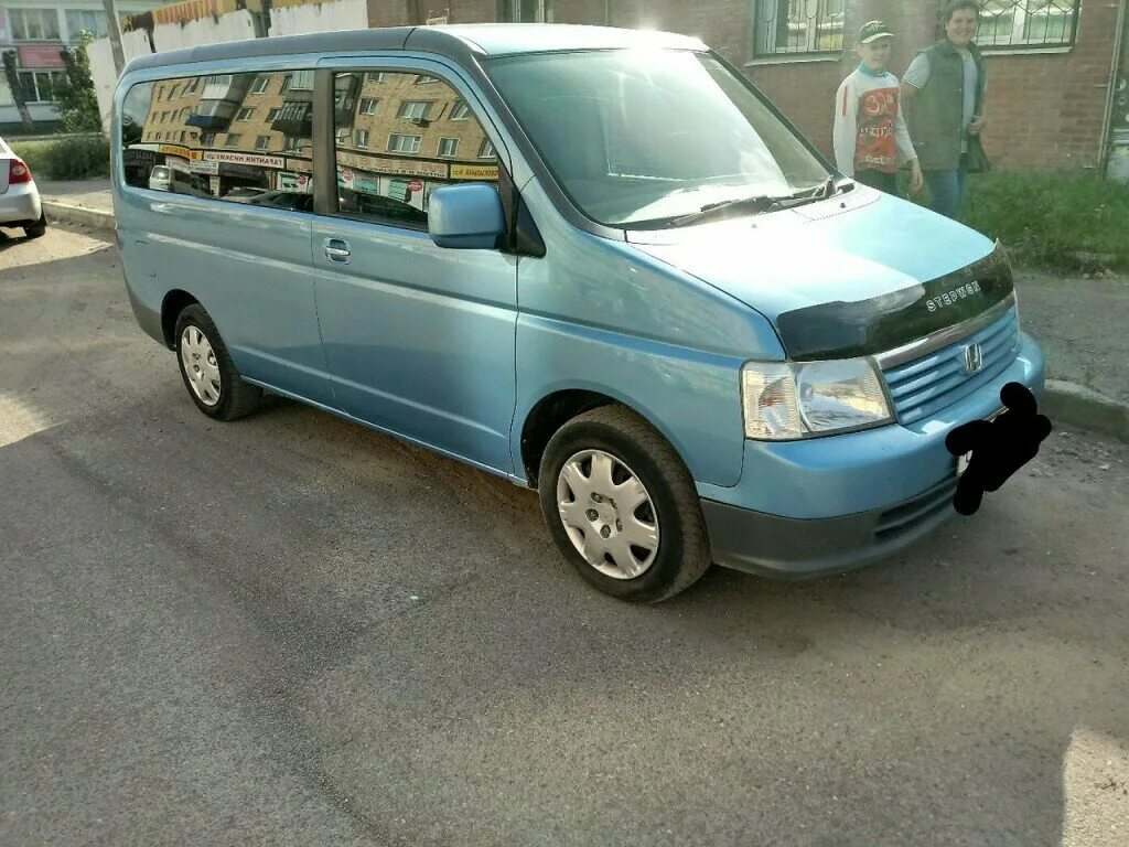 Купить степвагон в владивостоке. Honda Stepwgn 2. Honda Stepwgn 2003. Honda Stepwgn 2001. Хонда Степвагон 2000.