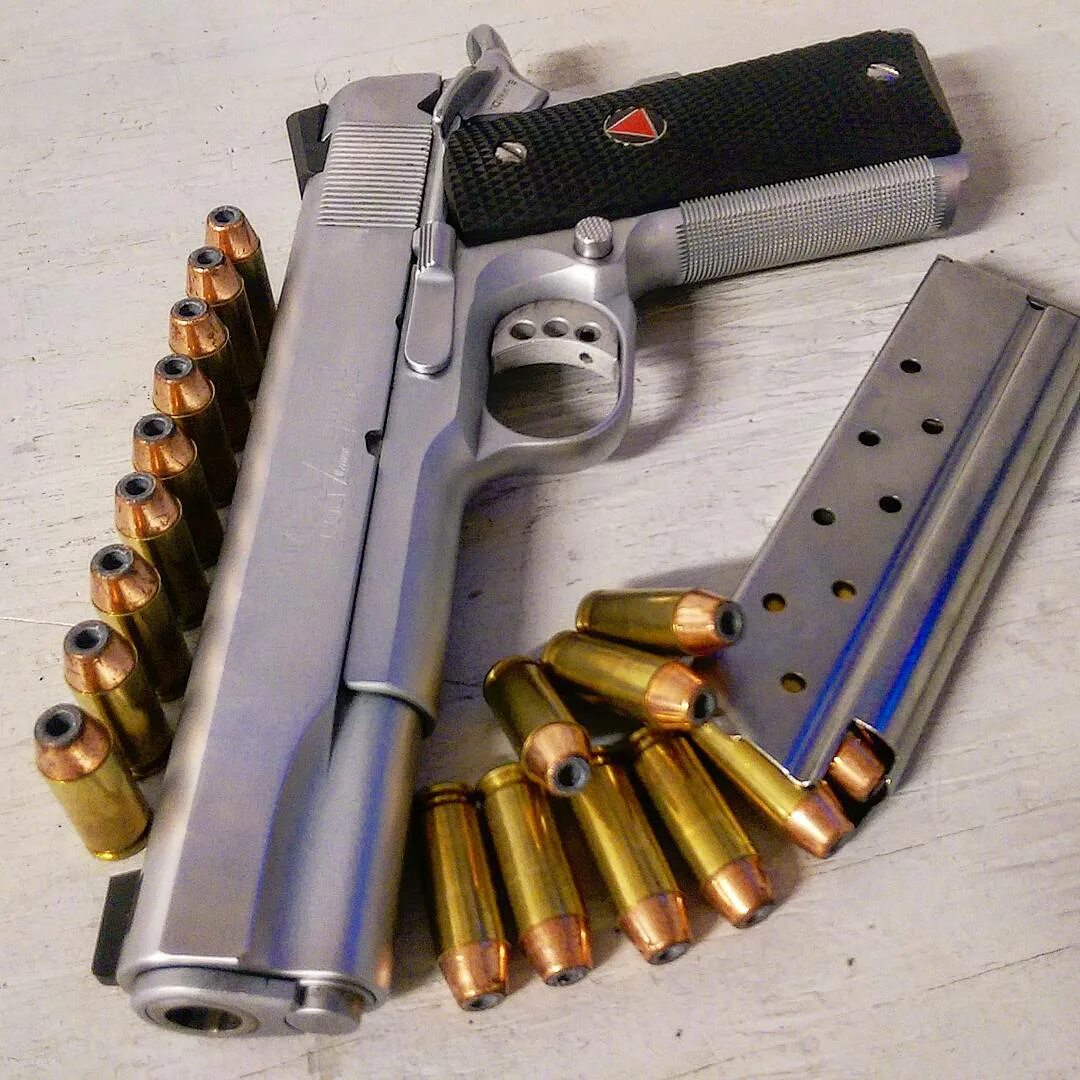 Real gun. Кольт 1911 Магнум. Кольт 44 калибра. Colt 1911 Delta elit. Кольт 1911 револьверного типа.