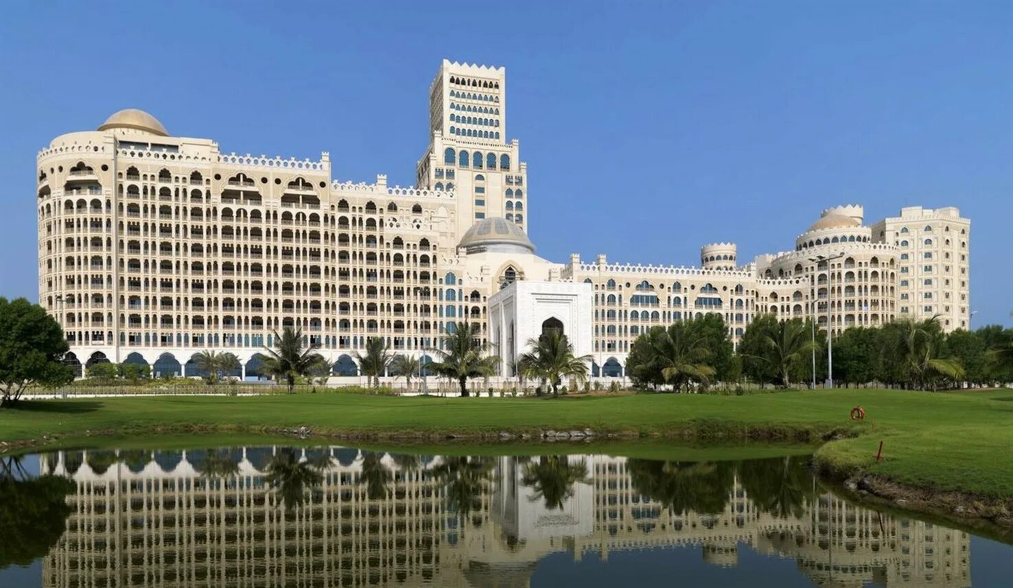 Северный эмират. Waldorf Astoria рас-Аль-Хайма. Waldorf Astoria ras al Khaimah 5*. Дворец рас Эль Хайма. Вальдорфская Астория рас Эль Хайма.