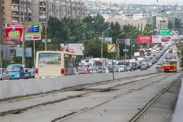 Пробка волгоград красноармейский сейчас. Мост Красноармейский район Волгоград. Мост канал Волгоград Красноармейский. Мост Волгоград канал Красноармейский. Новый. Пробки Волгоград Красноармейский район сейчас.