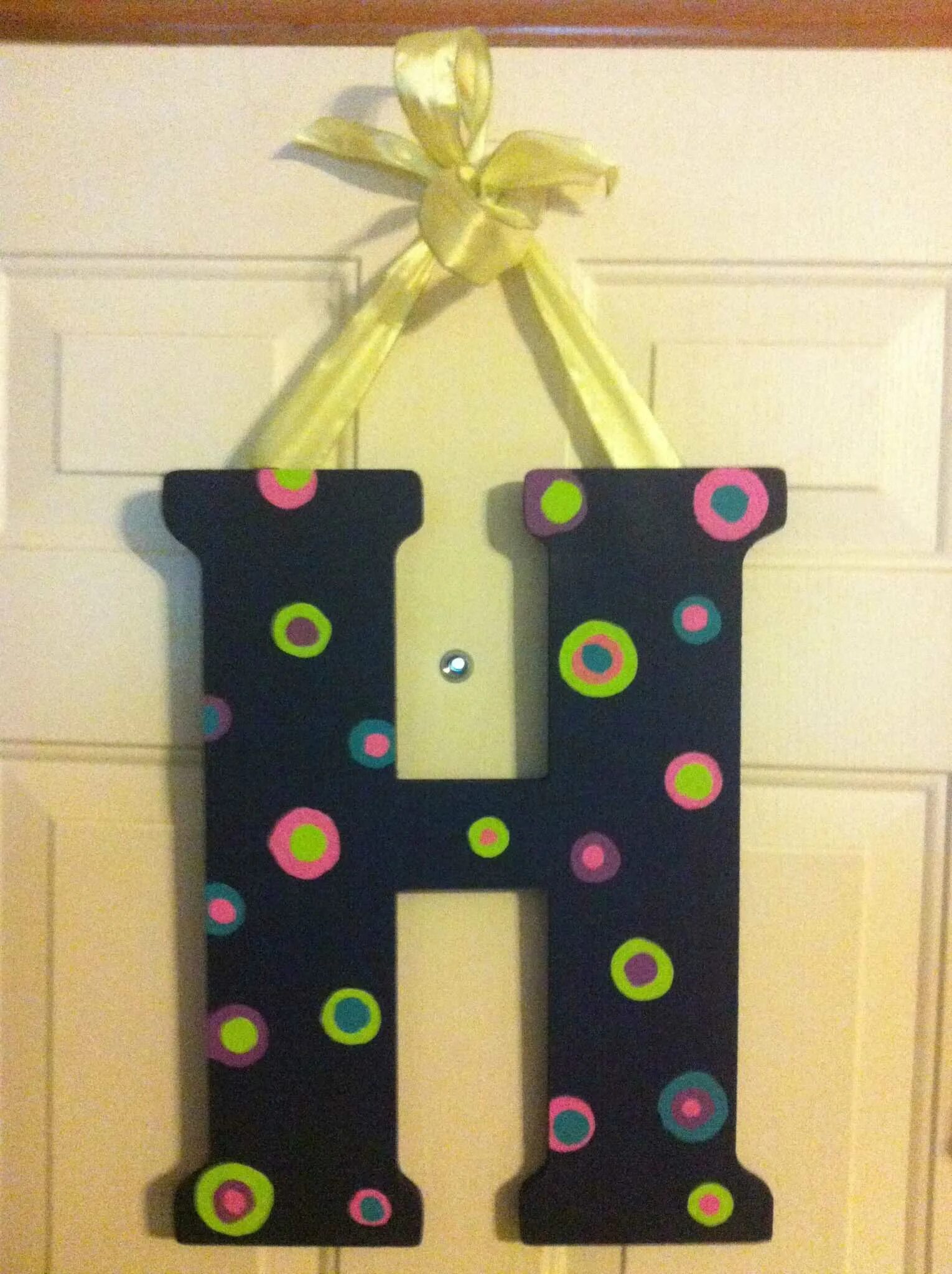 Украшение объемных букв. Поделка буква своими руками. Объемная буква поделка. Как сделать букву. Объемные буквы из бумаги.