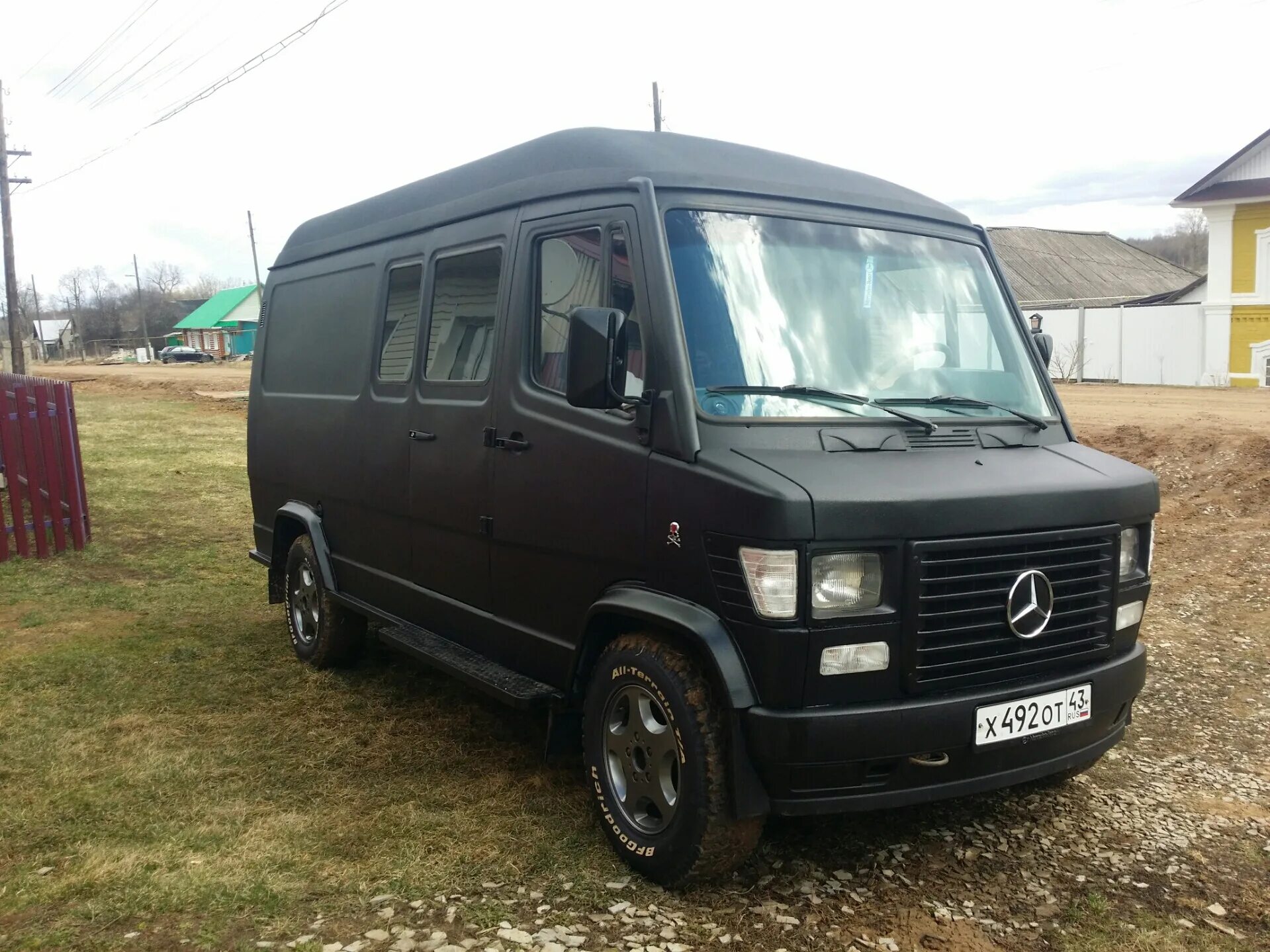 Купить мерседес д. Mercedes t1 Brabus. Мерседес т1 210d. Мерседес т1 207. Мерседес т1 208.