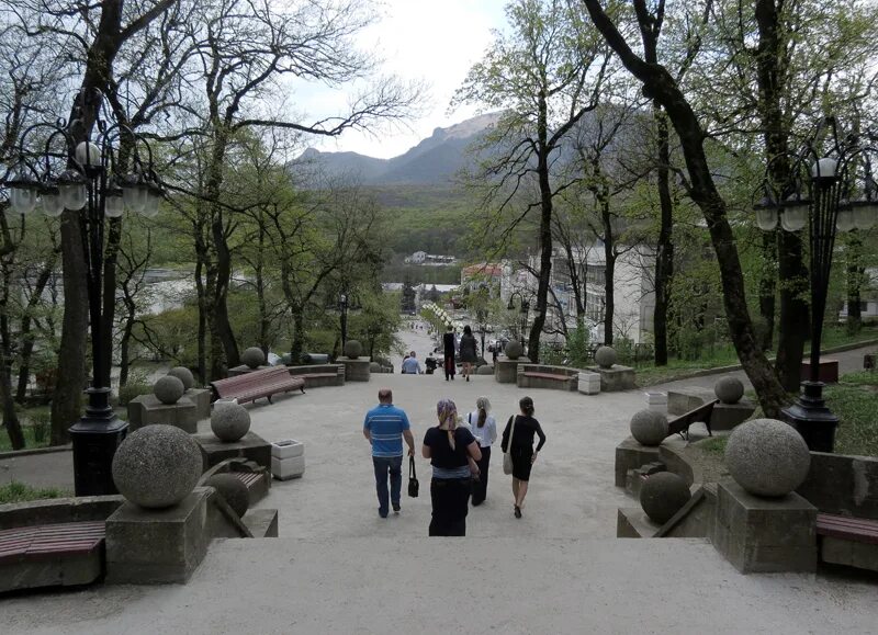 Нова железноводск. Железноводский парк. Железноводск парк. Парк в Железноводске улица Ленина. Железноводск парк фото.