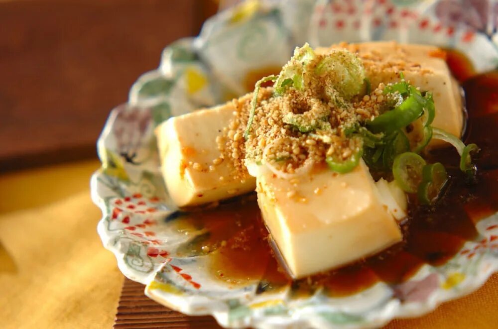Что можно приготовить из сыра тофу. Юньнаньский тофу. Тофу Shokuyoku. Тофу японское блюдо. Тофу пряный.