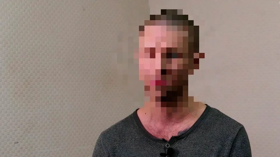 Местные жители. Арестована за шпионаж. Арестована за шпионаж. Задержание вооруженных преступников. Эван гершкович.