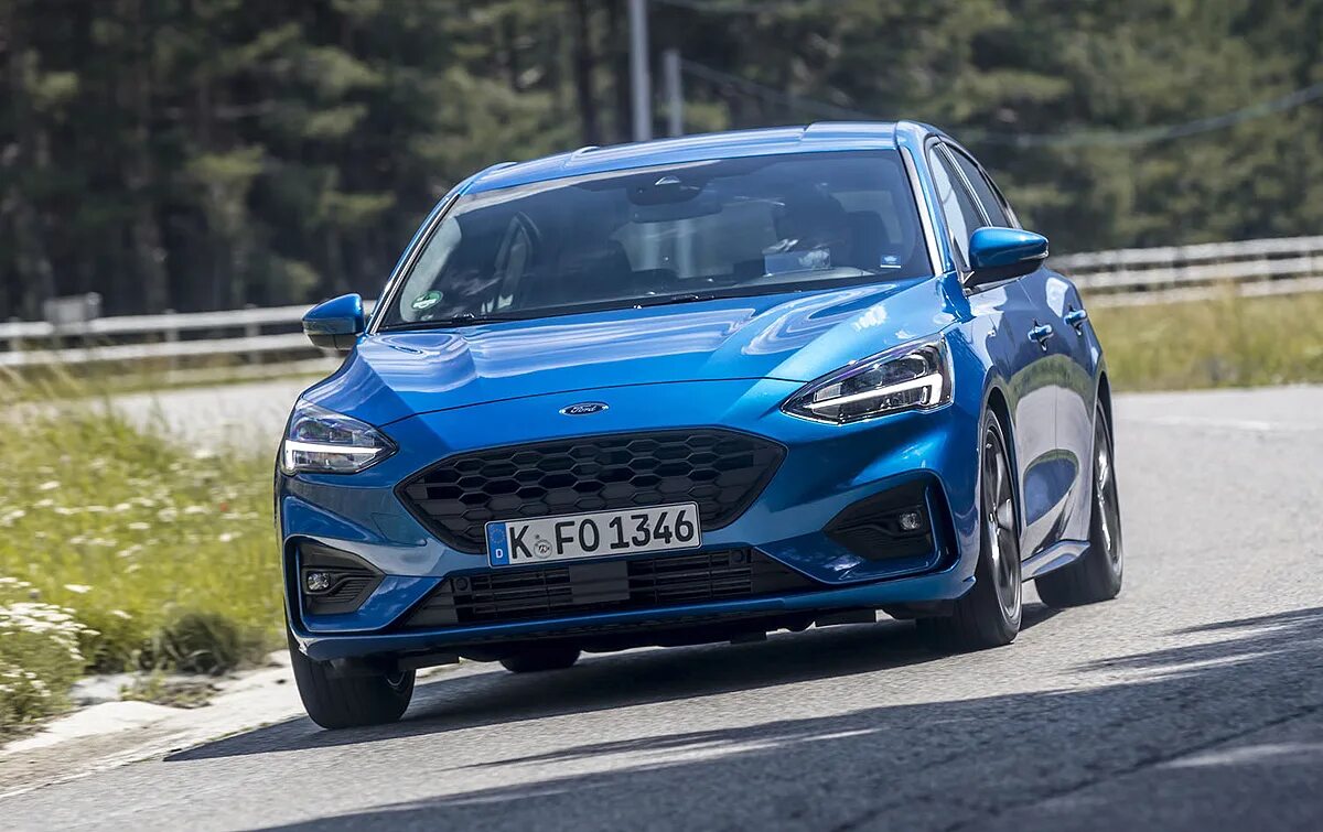 Форд фокус 4 моторы. Форд фокус 2018. ford focus 4 2025. ford ford focus 2018. форд фокус 4 седан 2018.