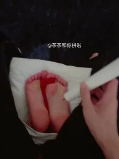 为 什 么 我 被 玩 脚 底 会 叫 的 那 么 色 啊 🥲 完 整 版 找. 足. 挠 脚 心. tk. vitabondage_m&apos...