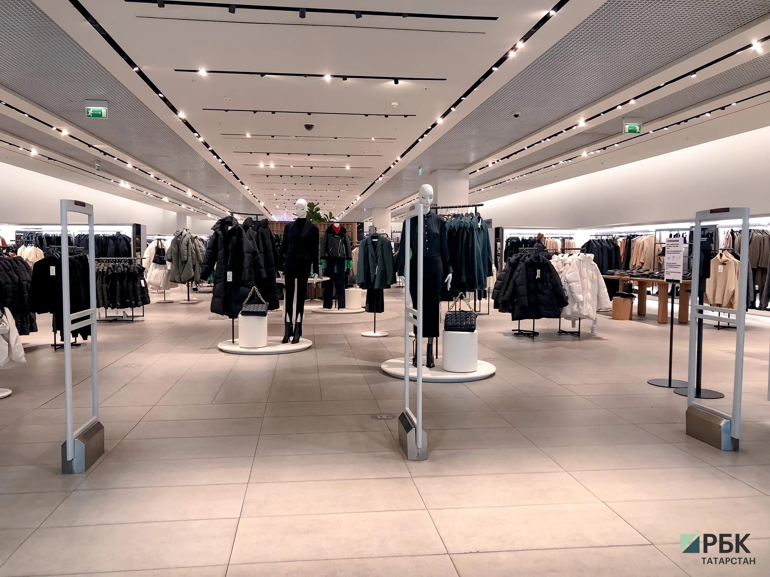 Тц южный. Чемпион магазин уфа. Южный парк казань тц. Одежда тц южный. Сеть магазинов lo' country.