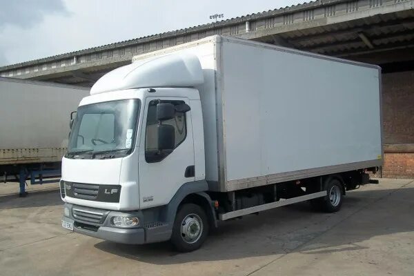 DAF lf45. DAF LF 45 тент. DAF LF 5 тонн. DAF LF тентованный 5 тонный. 24 машины грузоподъемностью 7.5 т