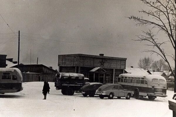 Старый автовокзал сайт. Старая автостанция Кулебаки. Кулебаки рынок 1960. Выкса Старая автостанция. Автостанция Кулебаки.