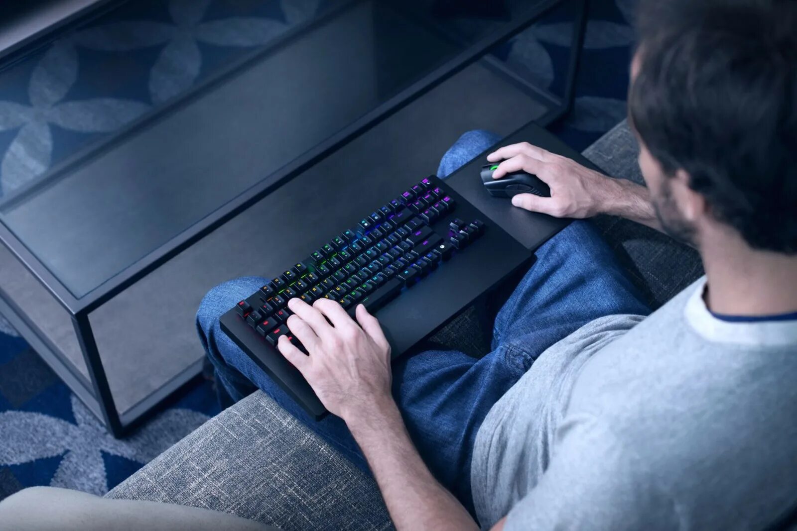 Какие игры на xbox поддерживают клавиатуру мышь. Razer turret клавиатура и мышь. razer turret для xbox. клавиатура на колени. ноутбук на коленях.
