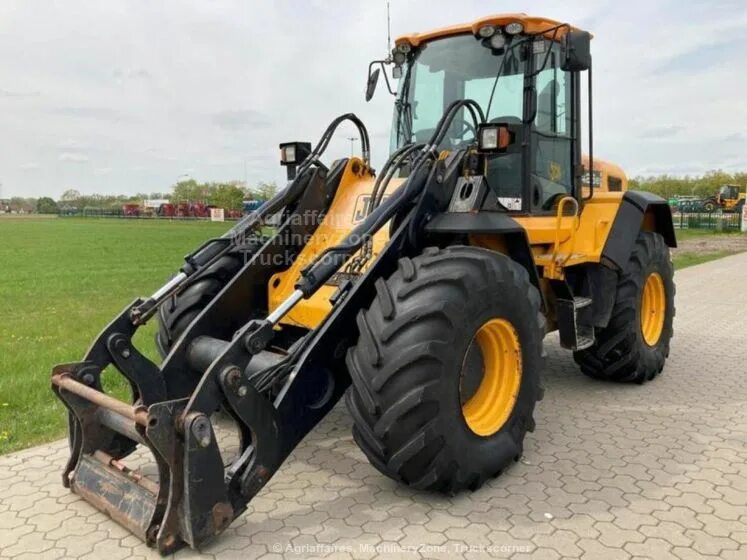Jcb 426. Погрузчик jcb 426ht. jcb 426 ht. фронтальный погрузчик jcb 426 ht agri. jcb 456.
