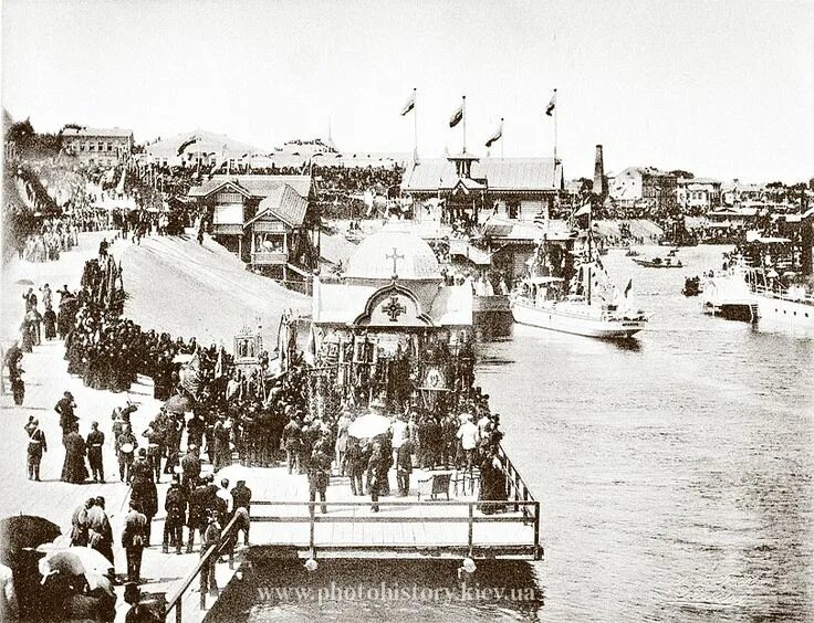 Лондон 1888 год уайтчепел. Великая метель 1888 года нью йорк. Улица кузнецкий мост 19 век. Верхние торговые ряды в москве в 19 веке. Уайтчепел 1888.