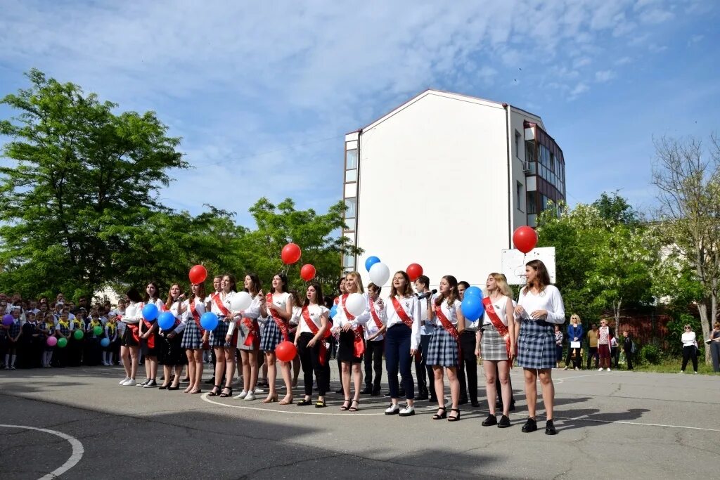 Звонки 18 школа. 11 Школа Евпатория. 7 Школа Евпатория. 2 Школа Евпатория. 13 Школа Евпатория.