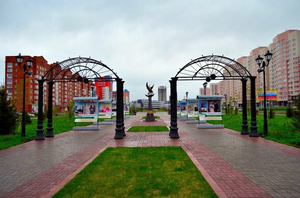 Города кузбасса новокузнецк. Новокузнецк пр ермакова. Сквер ермакова новокузнецк. Улица кирова новокузнецк. Центр новокузнецка где.